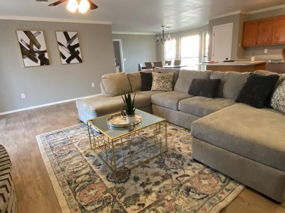 Large Modern Family Home! Soncy Luaran gambar