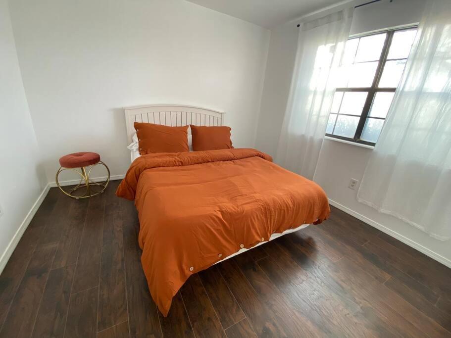 Large Modern Family Home! Soncy Luaran gambar