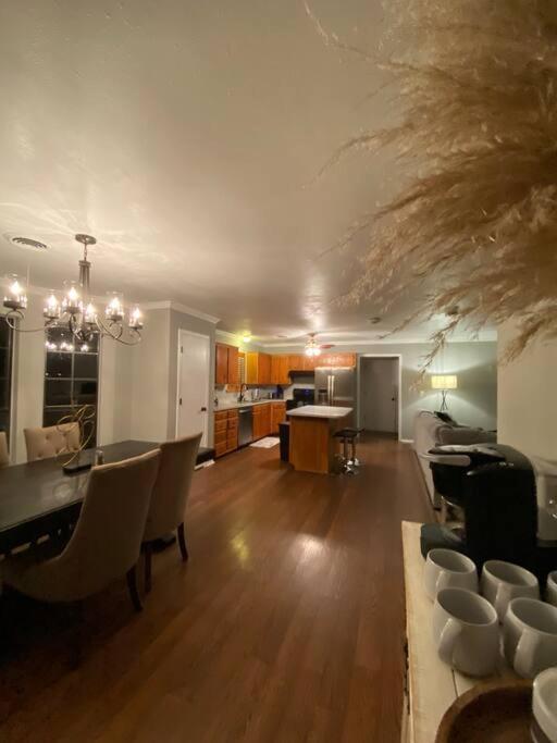 Large Modern Family Home! Soncy Luaran gambar